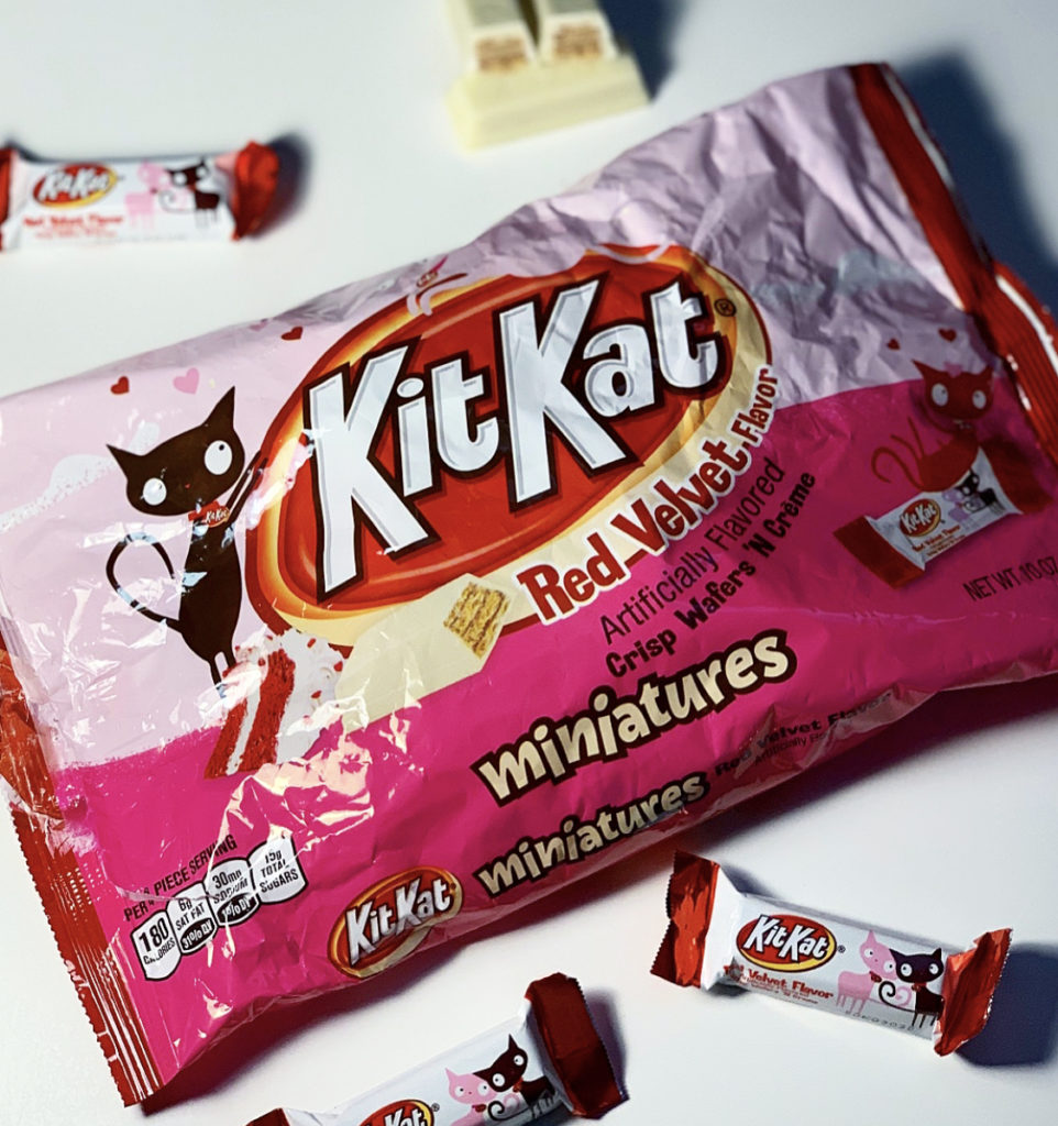 REVIEW: Red Velvet Kit Kats - Junk Banter