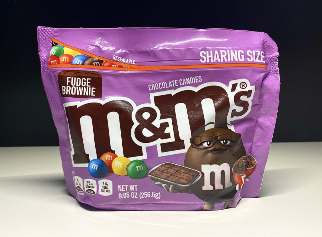 REVIEW: Hostess Brownies made with Milk Chocolate M&M's - The