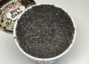 Ben & Jerry's Topped - Dirt Cake