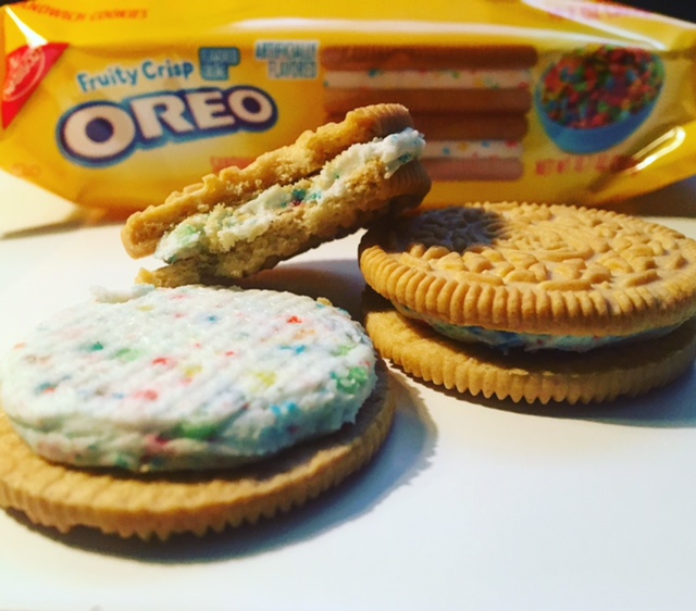 REVIEW: Nabisco Fruity Crisp Oreos - Junk Banter