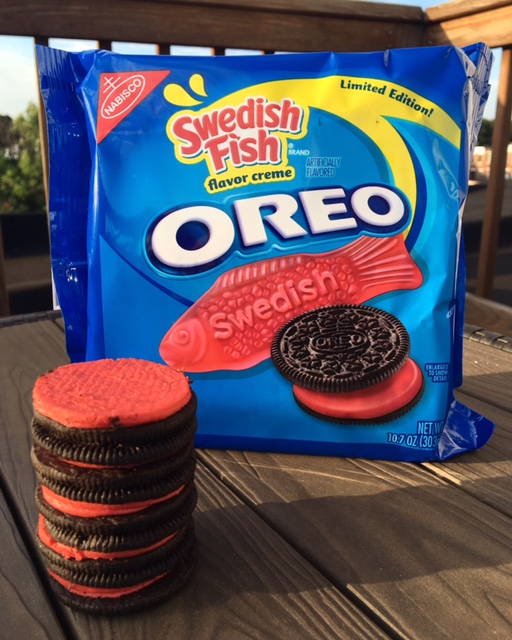 REVIEW: Nabisco Swedish Fish Oreos - Junk Banter