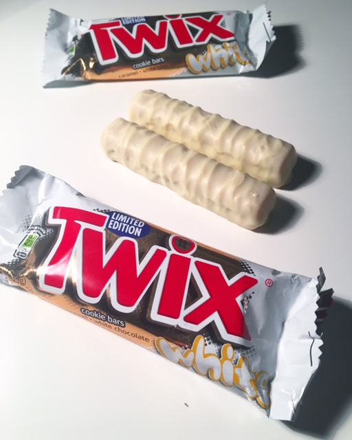 Review Twix White Junk Banter