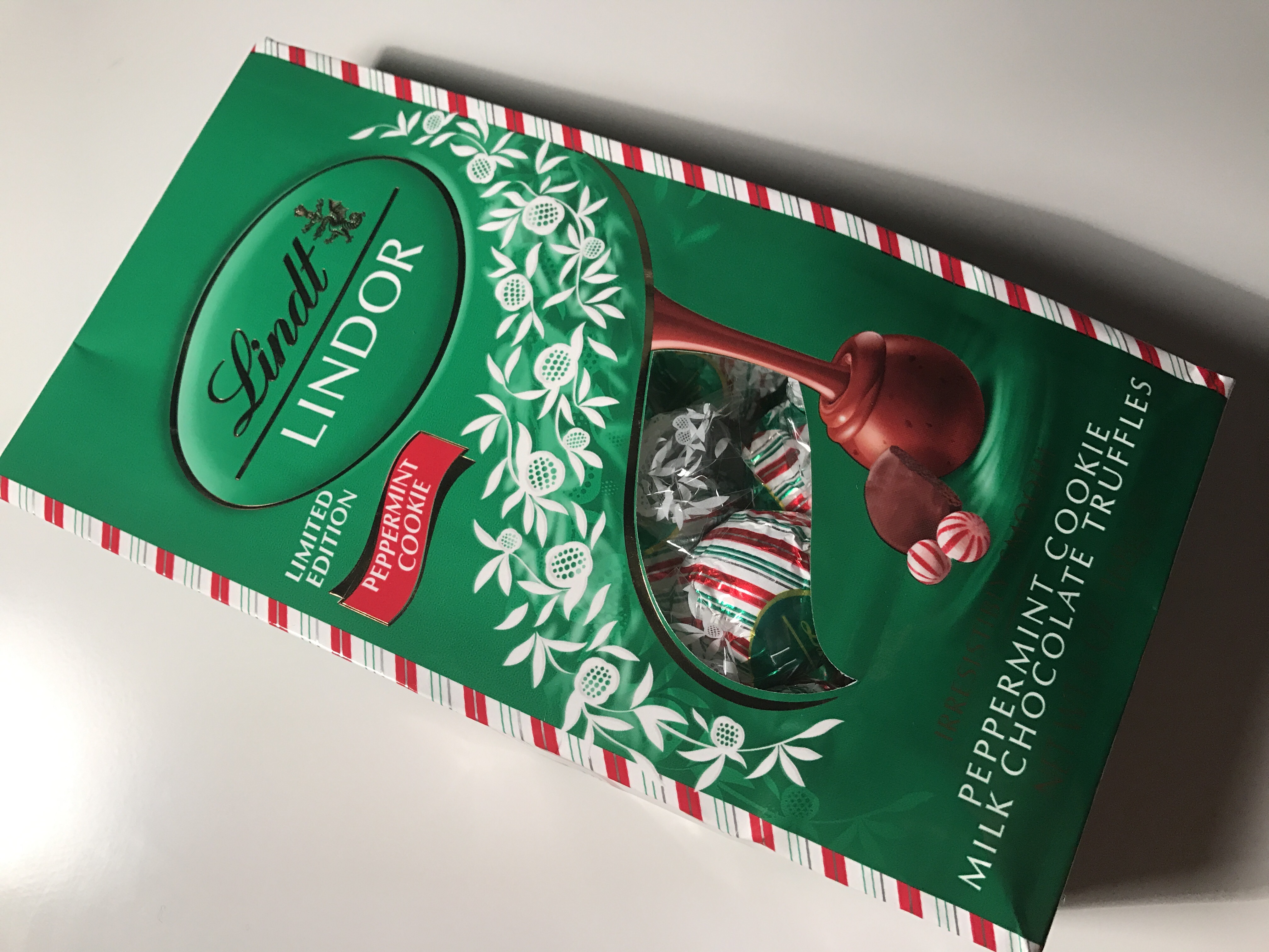 Lindt Lindor Holiday Truffles  Lindor chocolate flavors, Christmas  truffles, Peppermint cookies