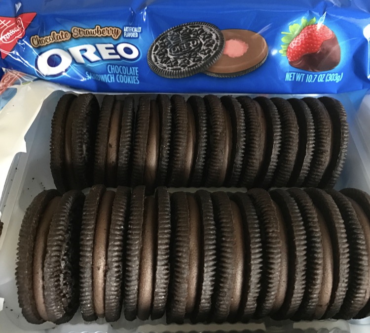 REVIEW: Nabisco Chocolate Strawberry Oreos - Junk Banter