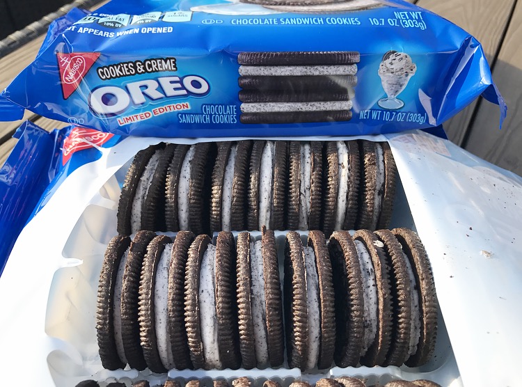 REVIEW: Nabisco Cookies & Creme Oreos - Junk Banter