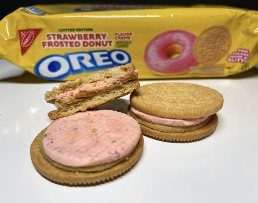 REVIEW: Nabisco Strawberry Frosted Donut Oreos - Junk Banter