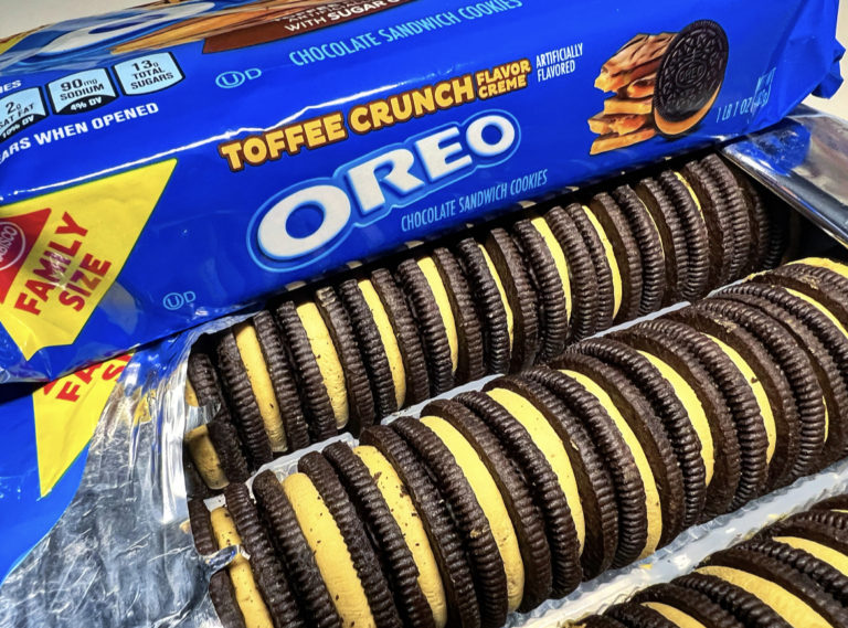 REVIEW: Nabisco Toffee Crunch Oreos - Junk Banter